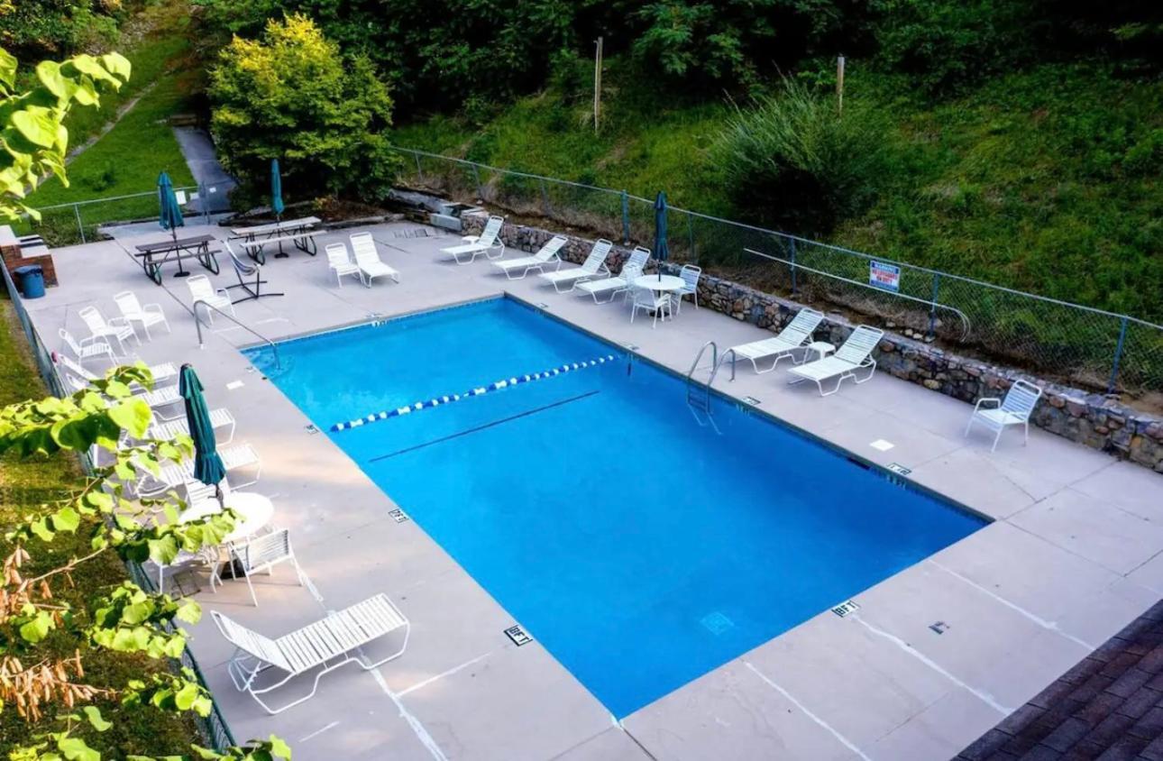 Bearadise Retreat At English Mountain Condo セバービル エクステリア 写真